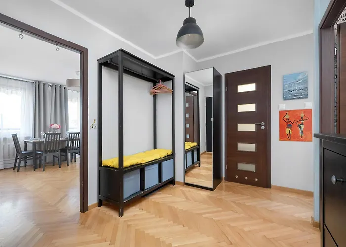 Modern In With Air Conditioning By Renters Apartament *