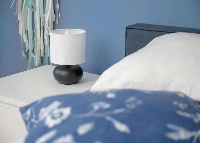 Modern In With Air Conditioning By Renters Apartament *