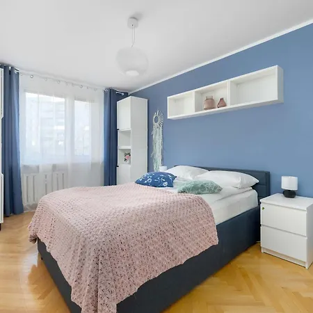 Modern In With Air Conditioning By Renters דירה