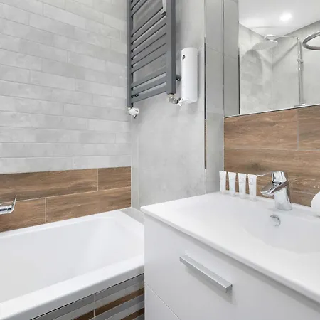 Modern In With Air Conditioning By Renters Appartamento *